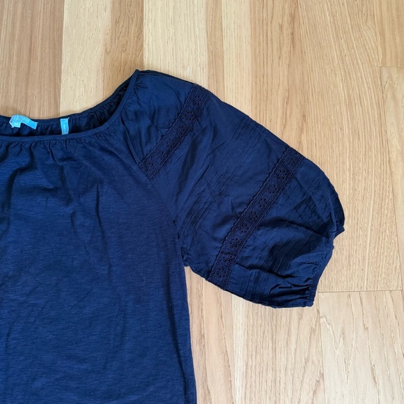 Draper James Women's Blue Embroidered Pintuck Top in navy size M puff sleeves - Picture 5 of 12